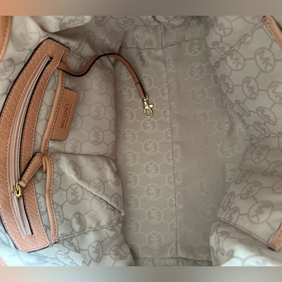 ✨Authentic✨Michael Kors Jet Set Chain Gather Shoulder Bag Women Leather Purse - Picture 10 of 16